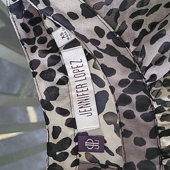 JL0 Semi-sheer Blouse ❤️ - Picture 6 of 8